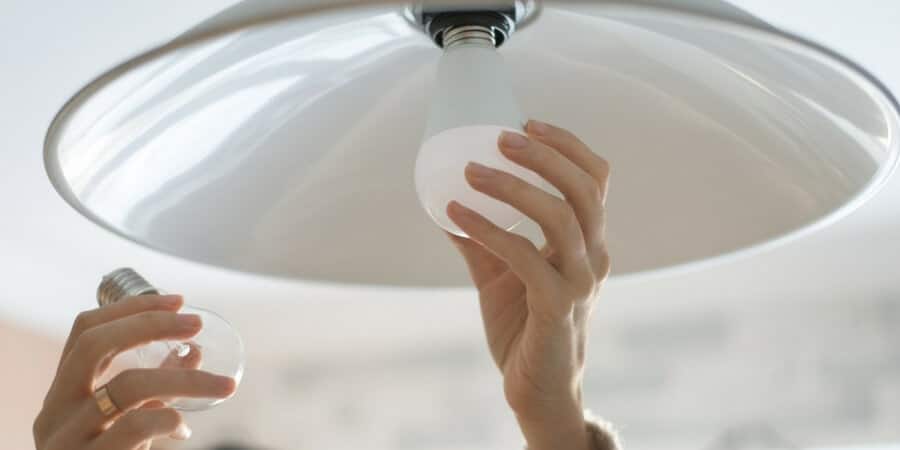Switching To Leds In 5 Steps The Lightbulb Co Uk - How To Change Led Ceiling Light Bulb Uk