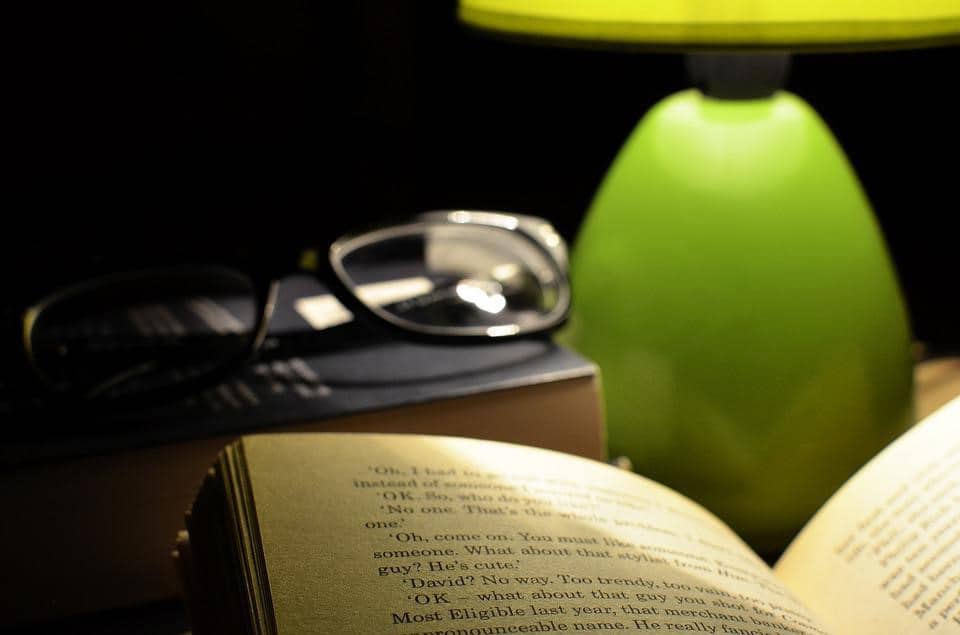 What Is The Best Type Of Light For Reading